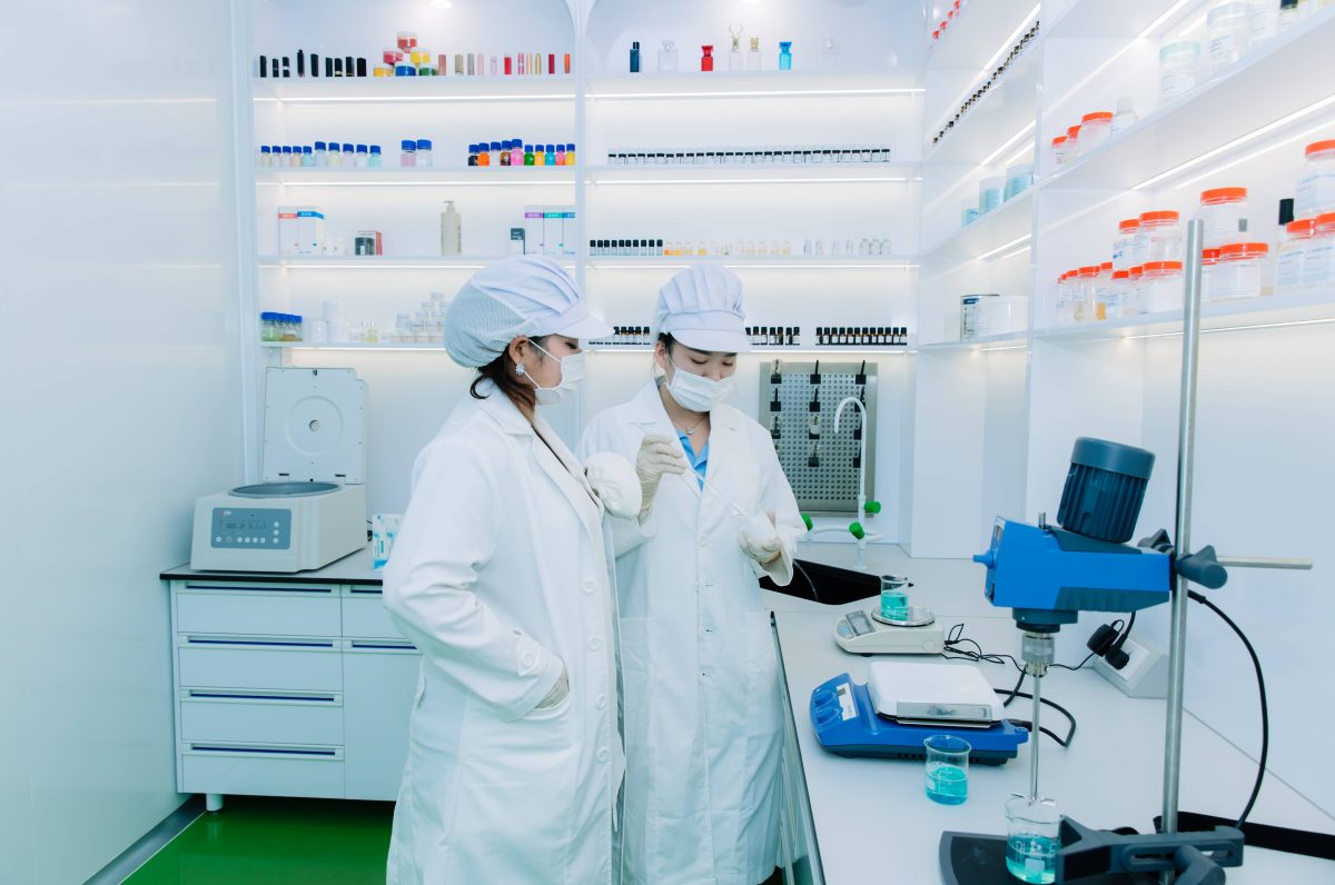 Quy trình kiểm tra chất lượng (QC) tại nhà máy gia công chuẩn cGMP